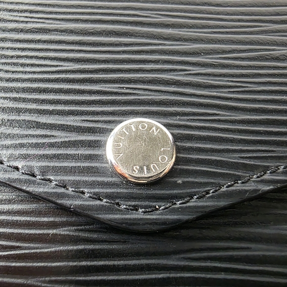 Louis Vuitton Black Epi Leather Sarah Wallet | Entrupy COA - Picture 2 of 13